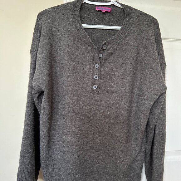 Edikted Sweater - Picture 1 of 3